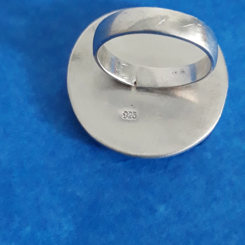 925 SILVER RING. # 7.5 - Picture 9 of 9